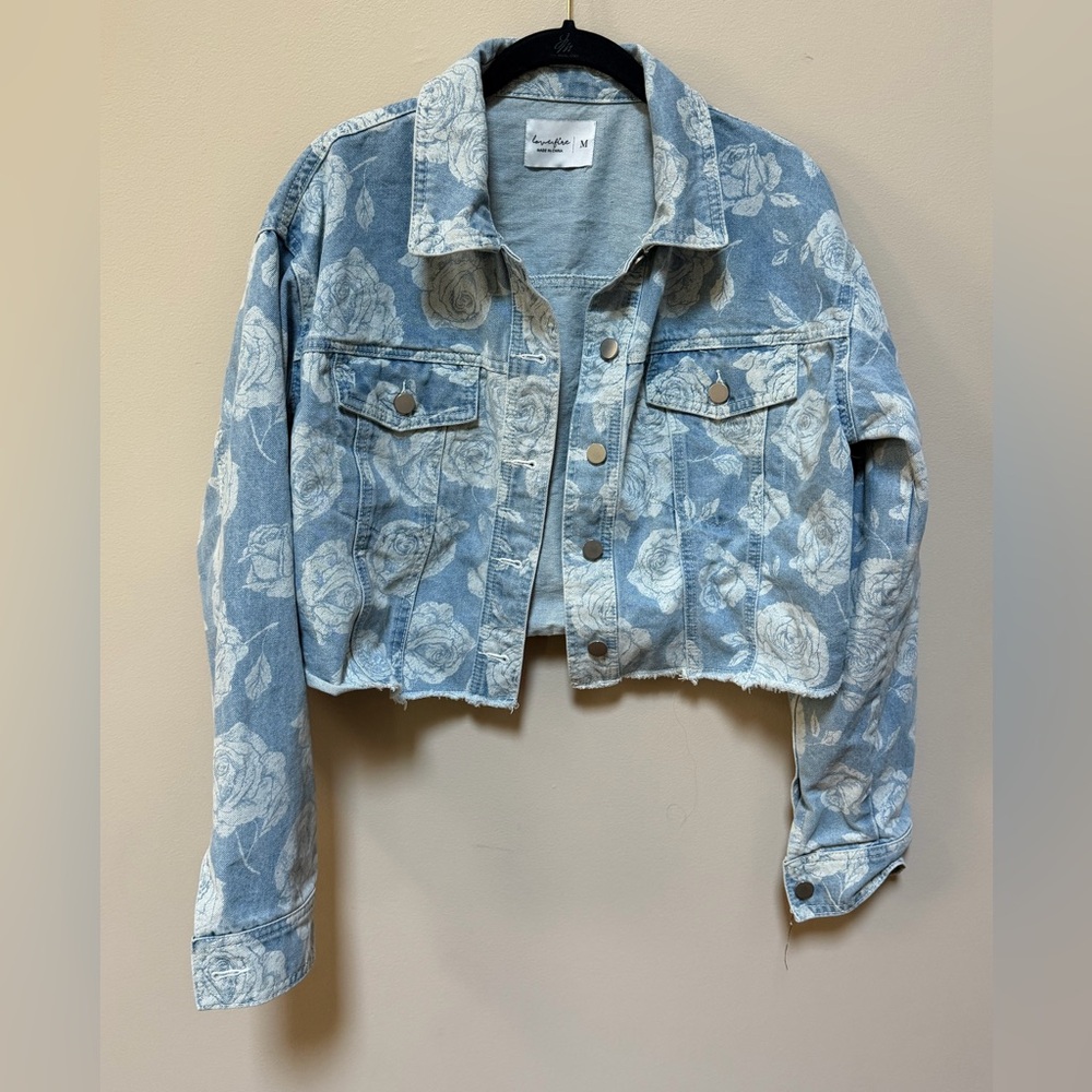 Love Fire Blue Rose Print Cropped Denim Jacket Women’s Medium 100% Cotton